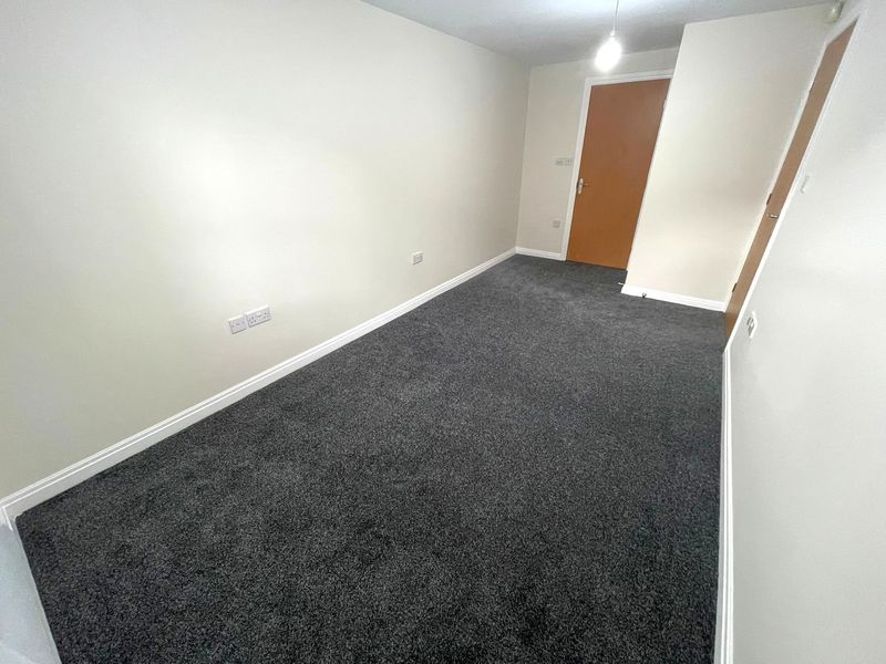 Grosvenor Wharf Road